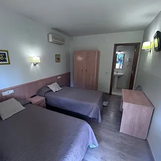 Hotel Rosaleda, a Fondarella